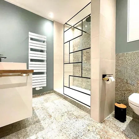 Premium-penthouse-w46 Apartment